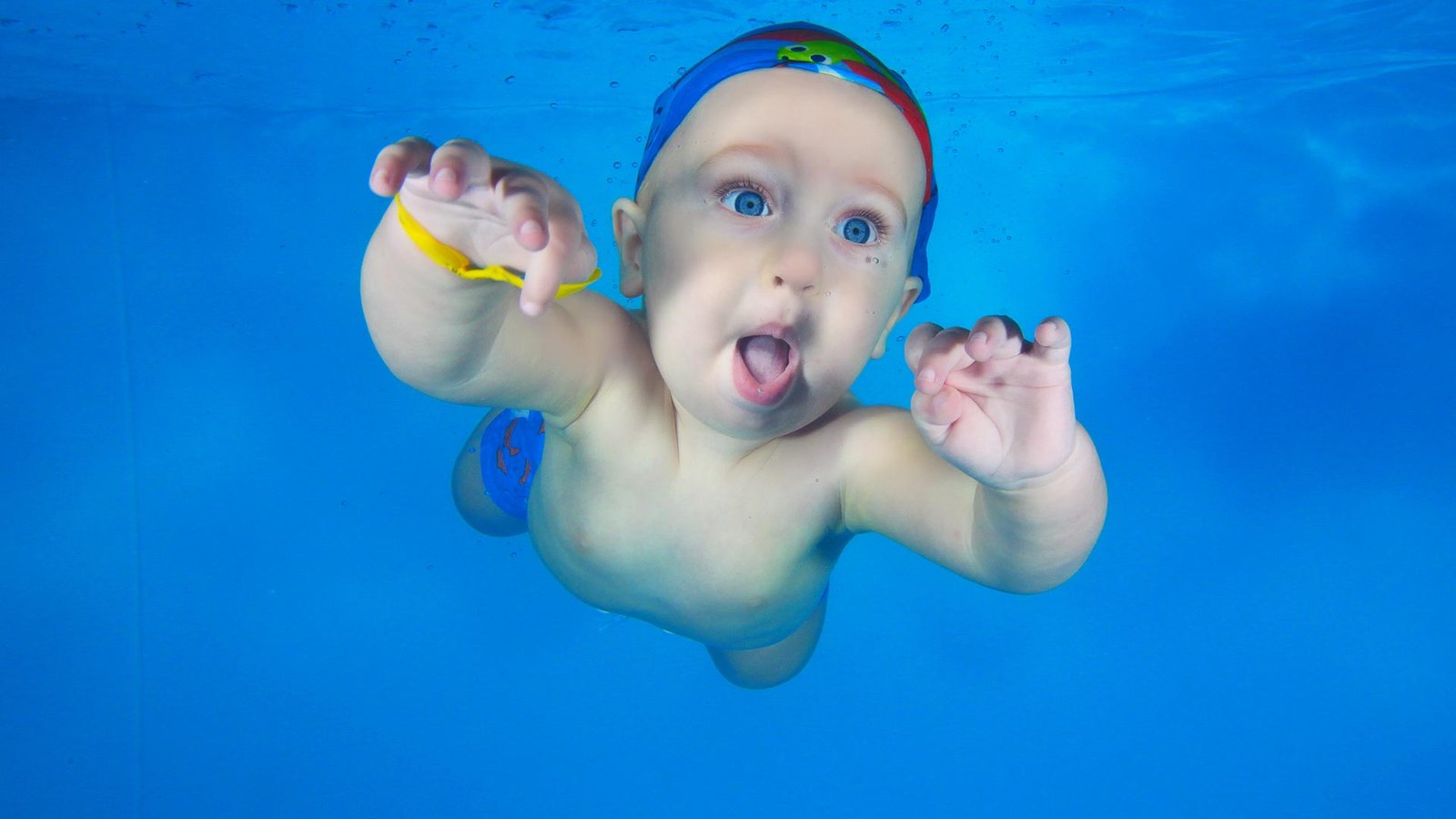 Μάθημα baby swimming στις Γοργόνες & Μάγκες